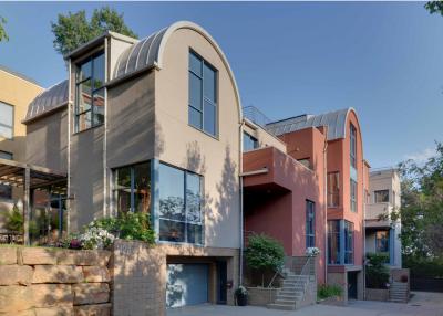 1122 Kenwood Parkway