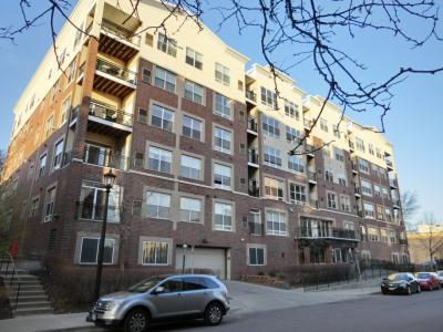 301 Oak Grove St #305