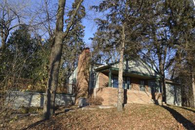 2511 Douglas Drive N